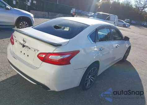 2016 Nissan Altima 2.5/2.5 S/2.5 Sl/2.5 Sr/2.5 Sv z USA, uszkodzony, nr VIN 1N4AL3AP6GC231542